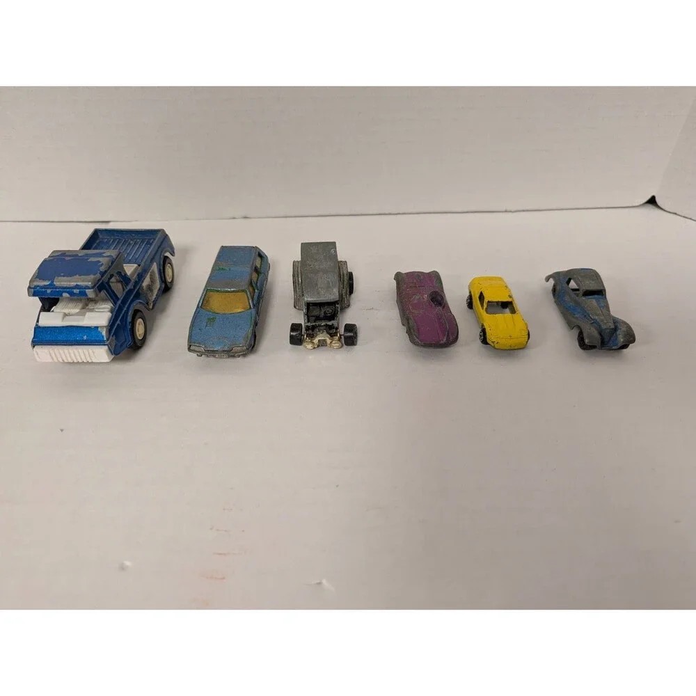 Lot Of vintage Tootsie cars and one Matchbox car Retro toys